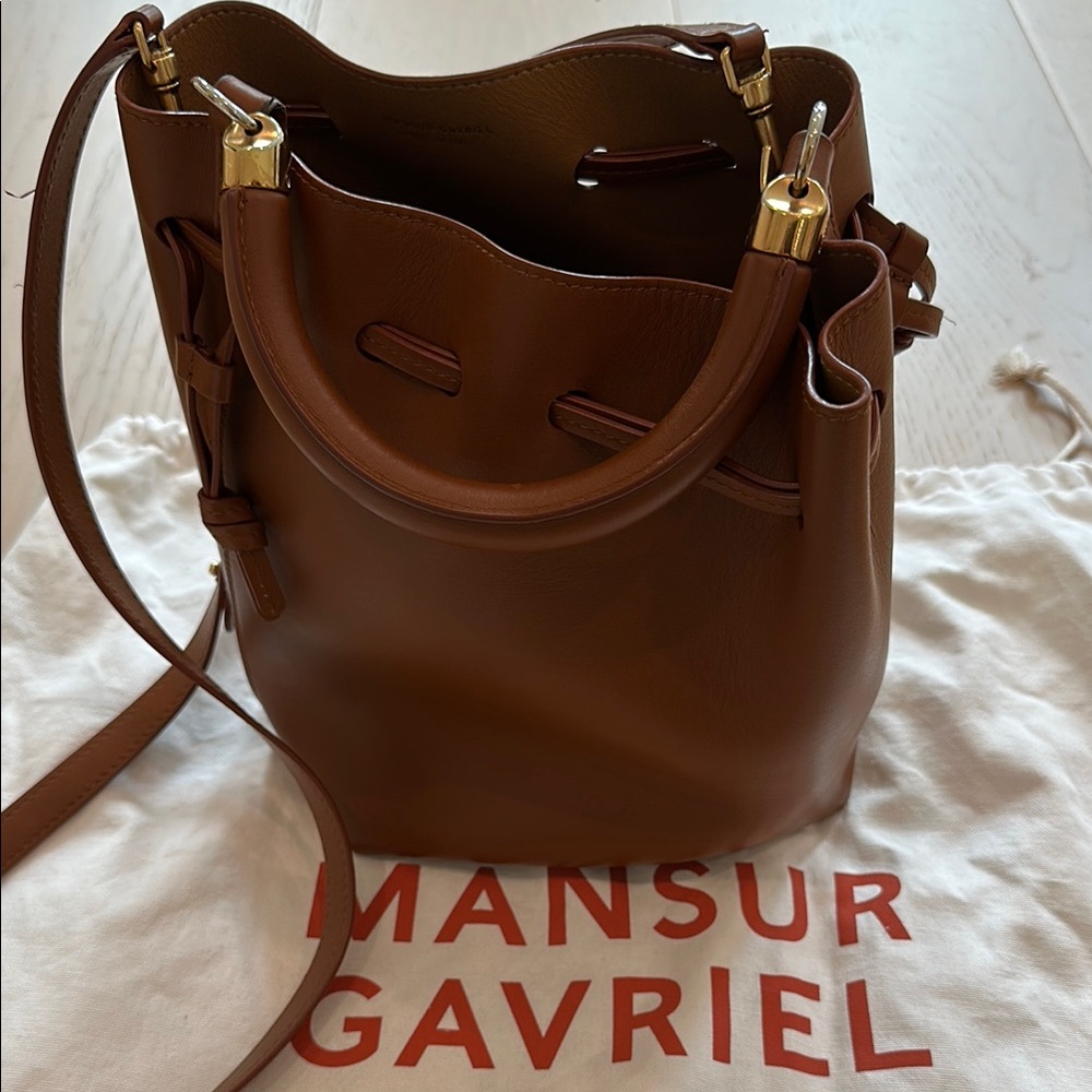 Mansur Gavriel Tan Movimento Mini Bucket Bag